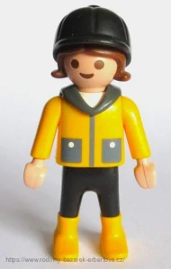 PLAYMOBIL figurka dítě holčička Holka hnědovláska holinky bunka + čepice Žokejka