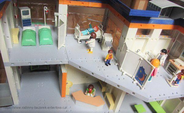 PLAYMOBIL ze setu 4404 budova XXL Nemocnice s Výtahem + Figurky
