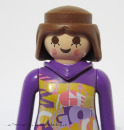 PLAYMOBIL figurka Paní mikina s kapucí + Kšiltovka