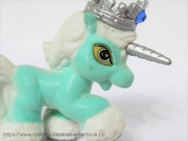 Simba FILLY kůň koníček Poník Unicorn / Jednorožec Squeak STŘÍBRNÝ roh
