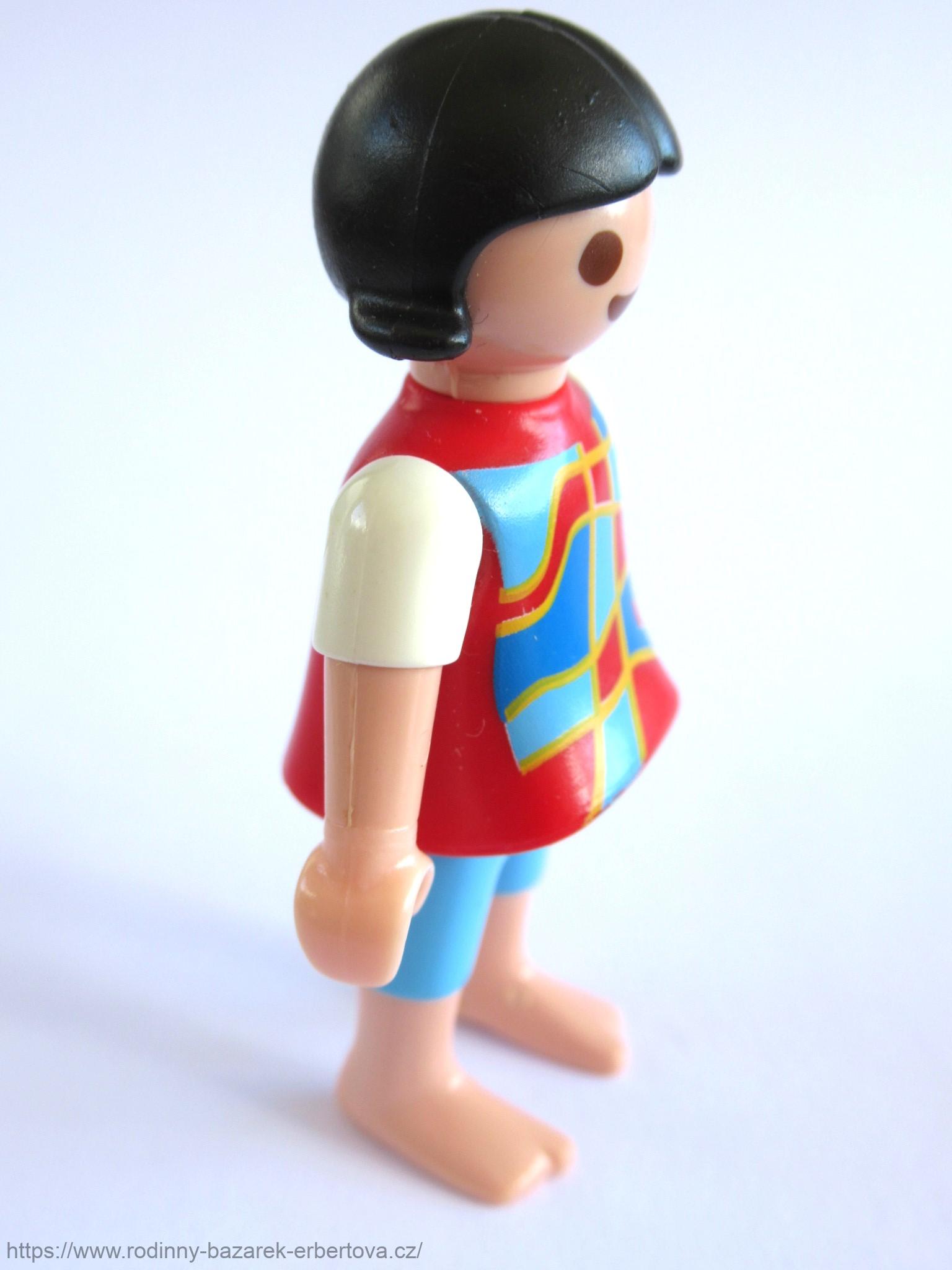 PLAYMOBIL figurka dítě bosá holčička Holka černovláska tričko kraťasy 