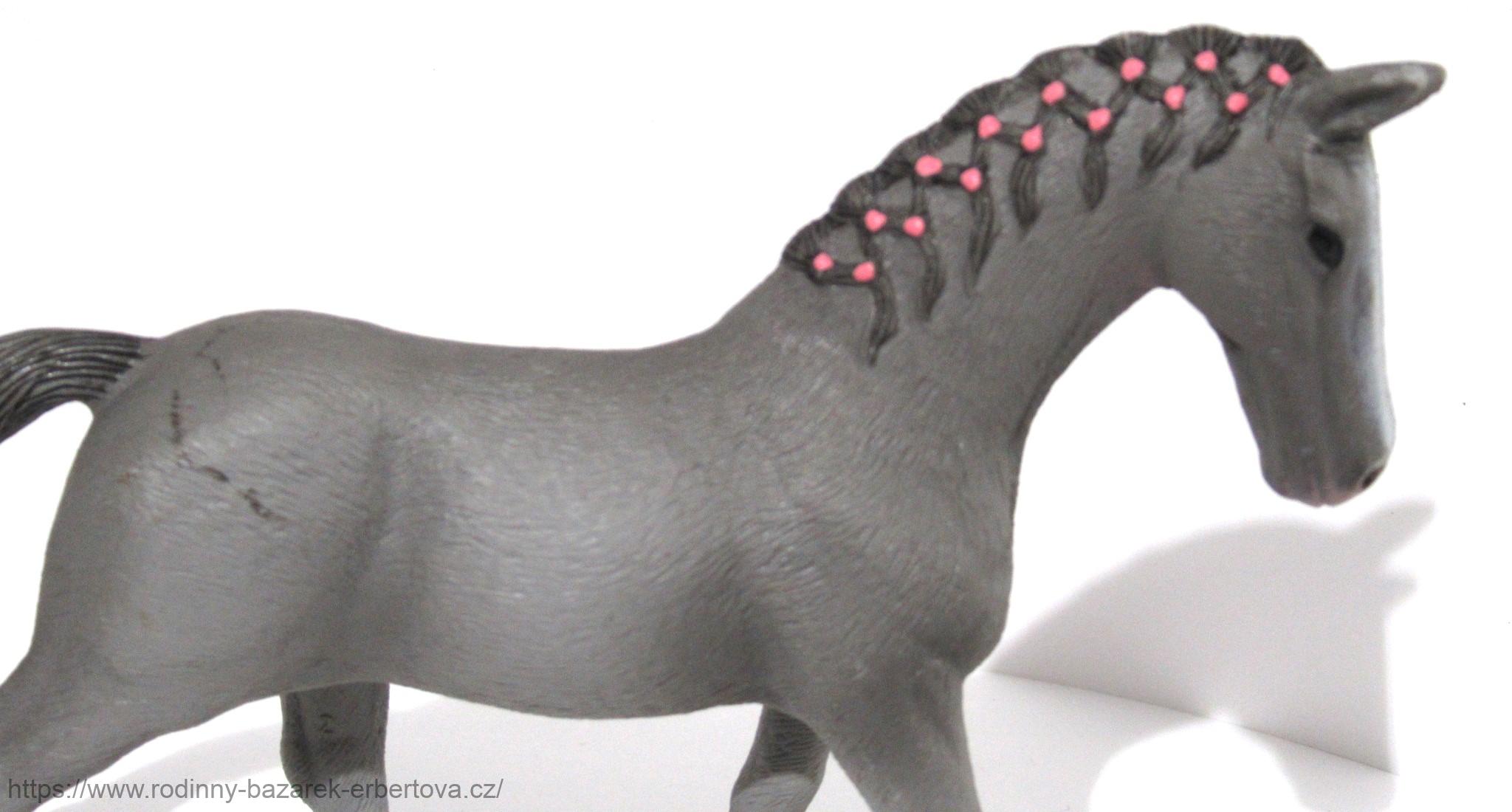 SCHLEICH figurka zvíře Kůň klisna 10/13 cm