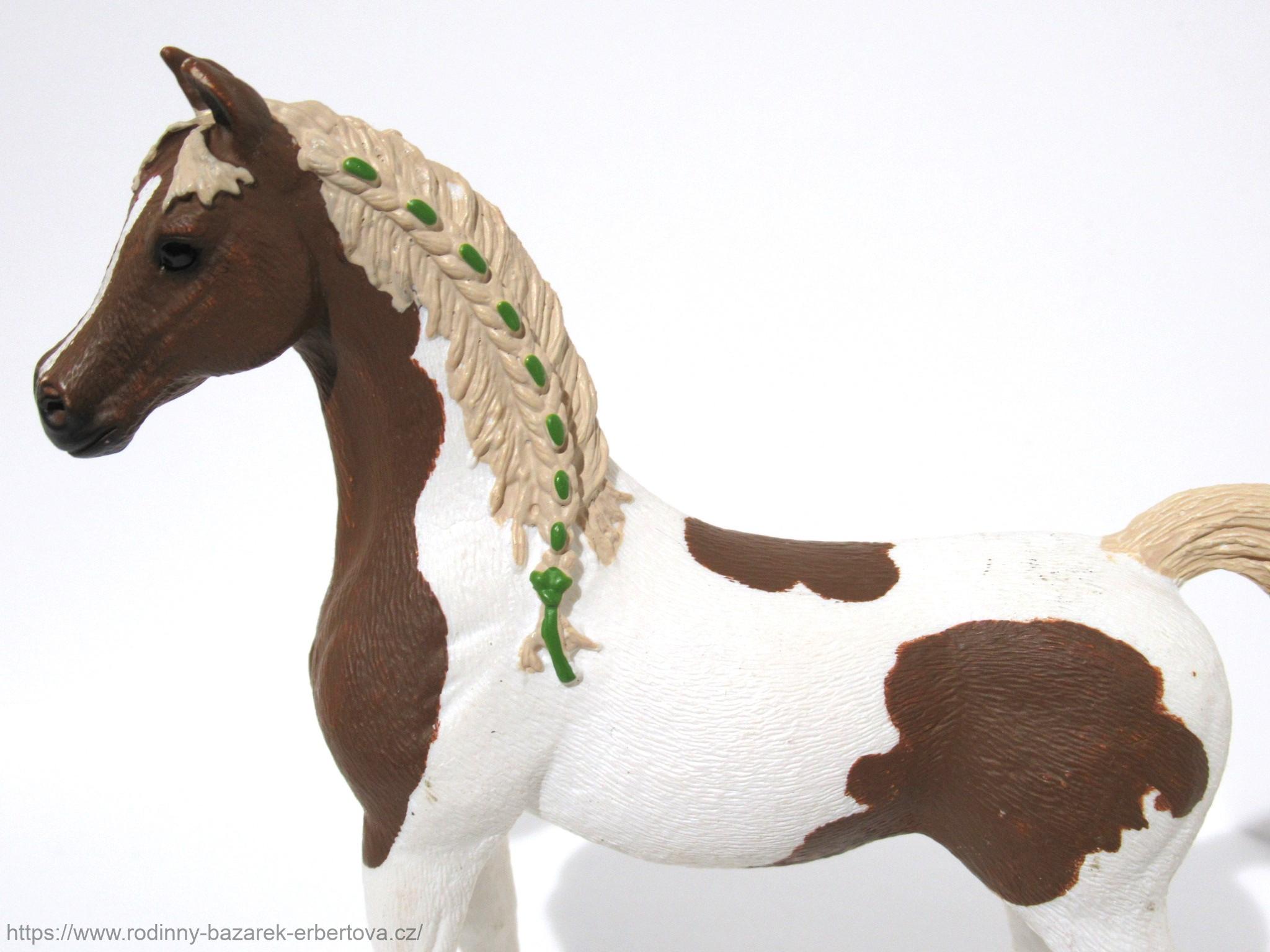 SCHLEICH figurka zvíře Kůň klisna 10/12 cm