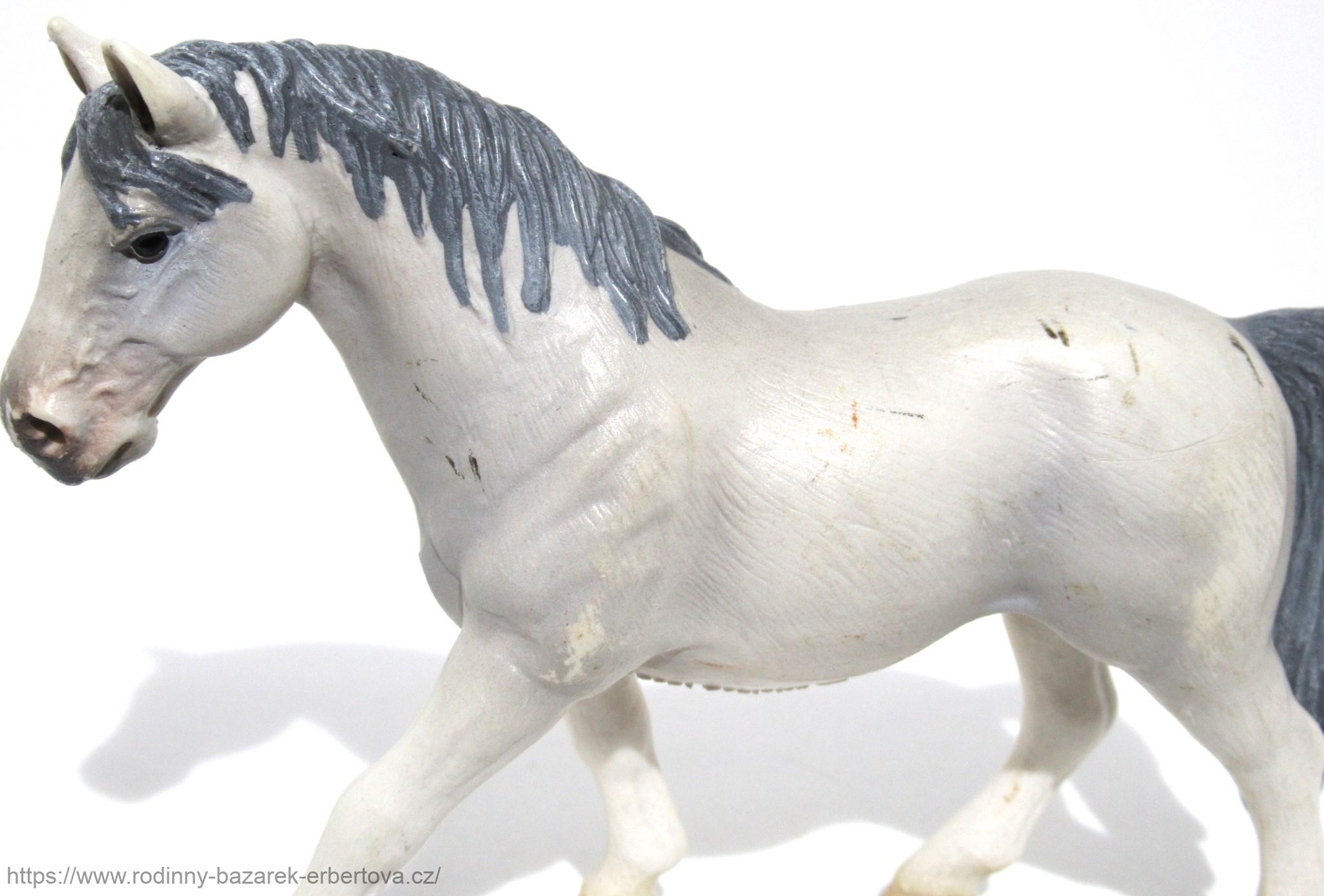 SCHLEICH figurka zvíře Kůň klisna 10/13 cm