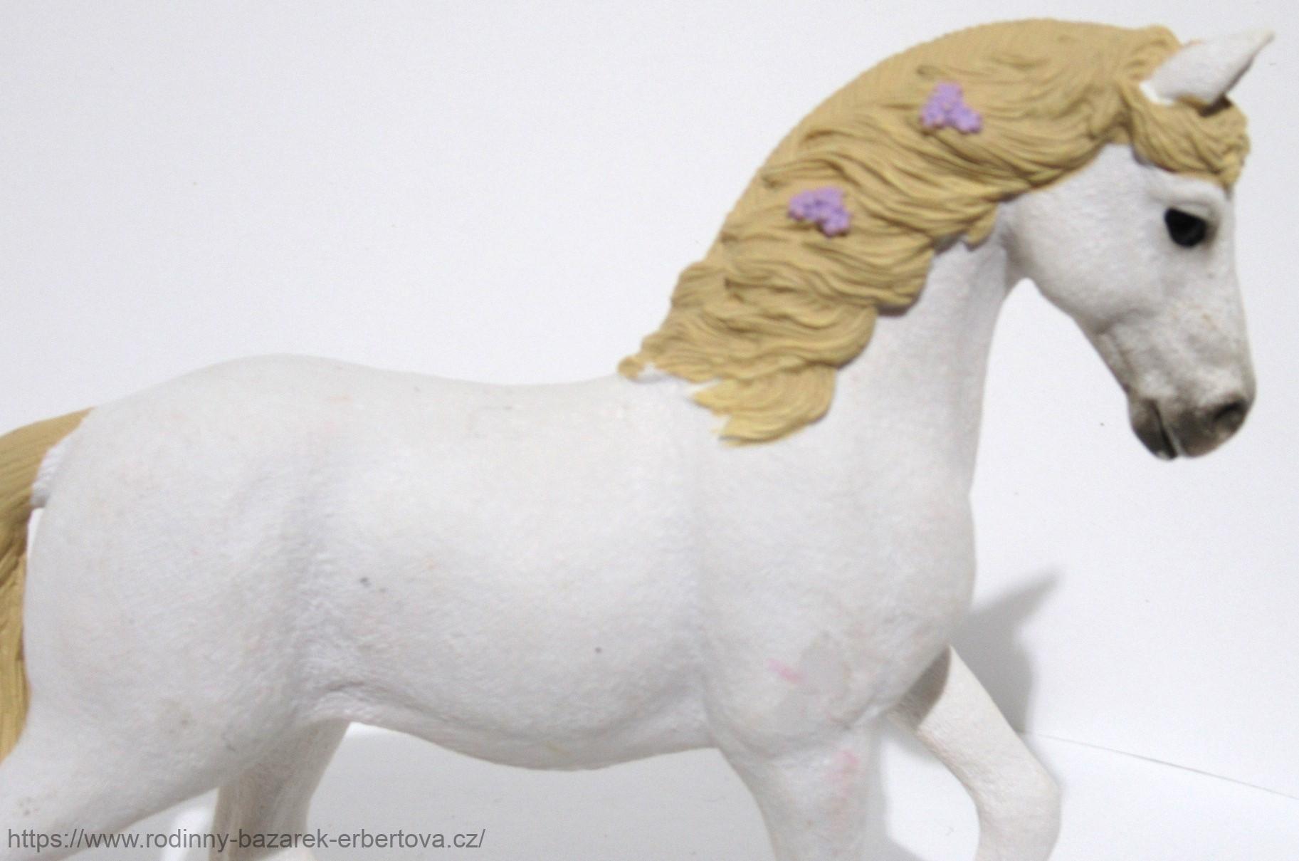 SCHLEICH figurka zvíře Kůň klisna 10/12 cm
