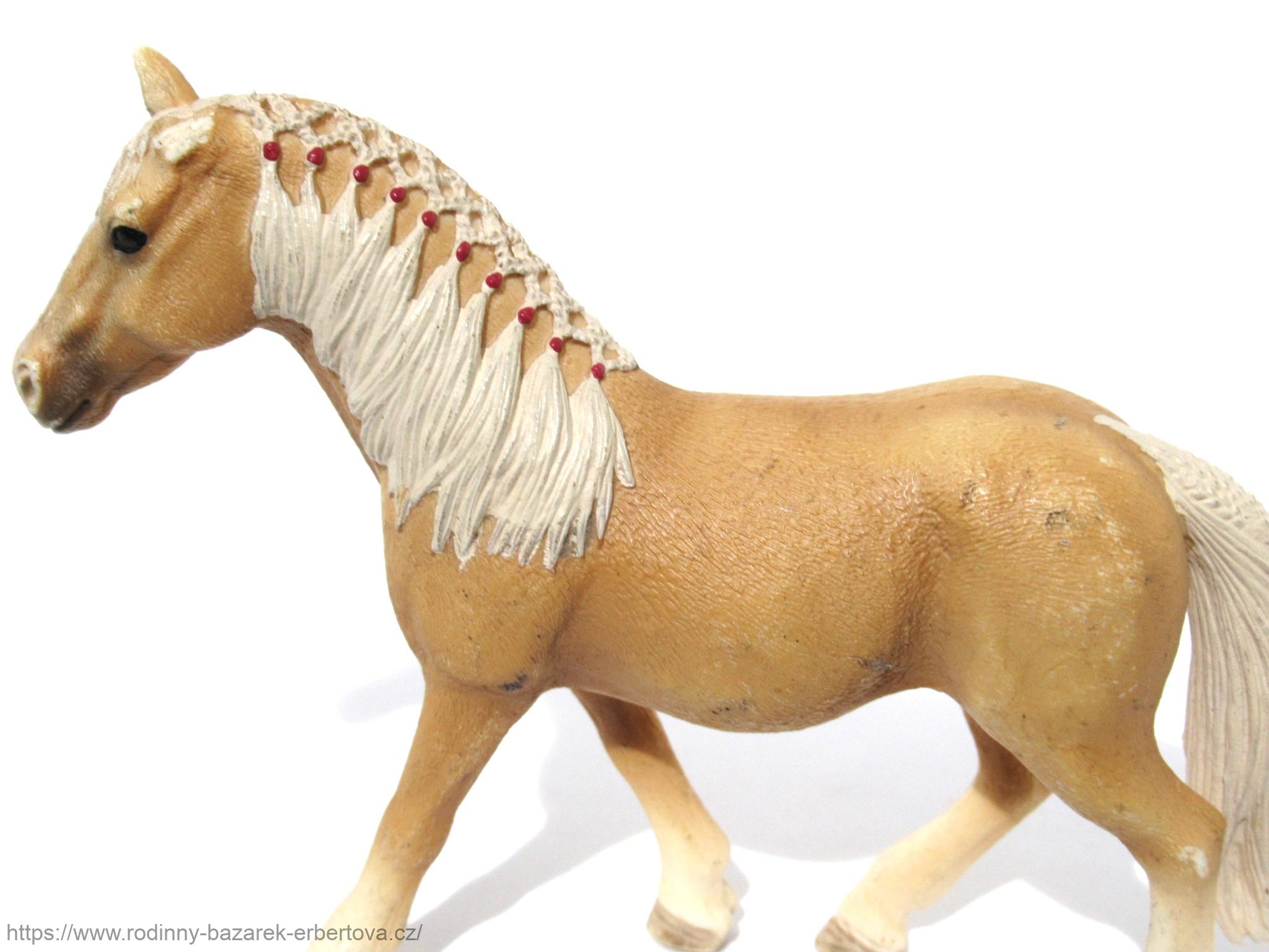 SCHLEICH figurka zvíře Kůň klisna 9/13 cm