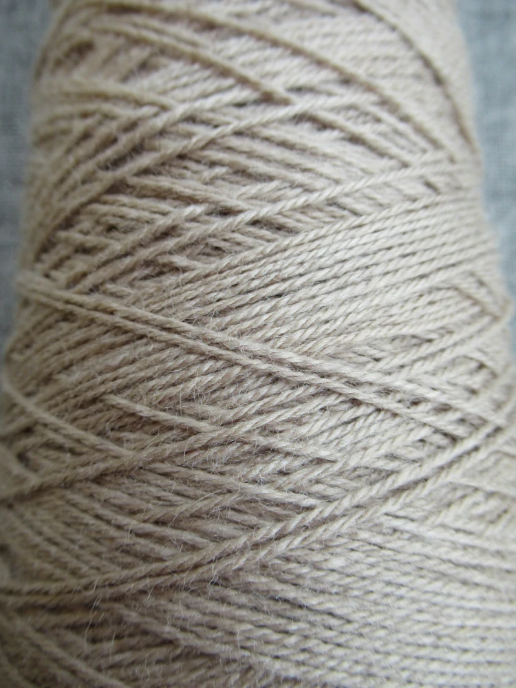 100g / 400m Italská Příze 50% Hedvábí 50% vlna French vanilla