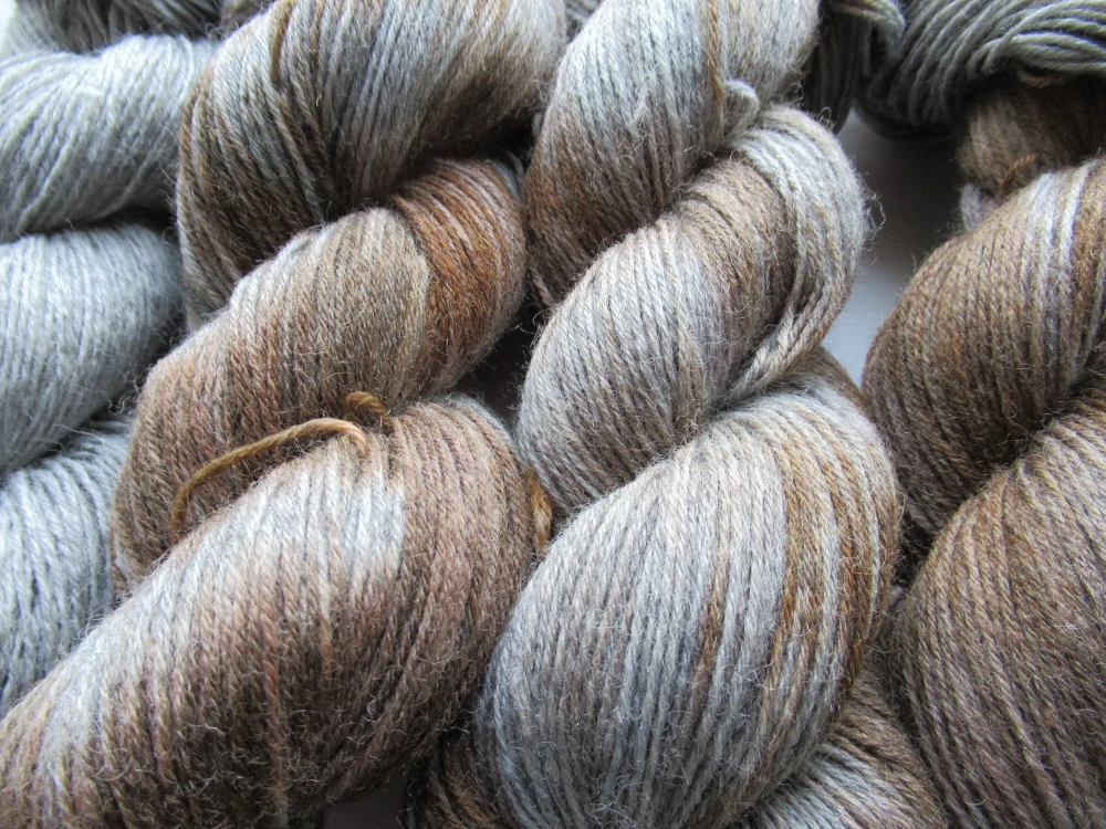 Set 5x 100g / 420m Ponožková příze Aktiv 4-fach ŠEDÁ melanž fingering 420m / 100g : 75% vlna / 25% polyamid