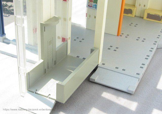 PLAYMOBIL ze setu 4404 budova XXL Nemocnice s Výtahem + Figurky