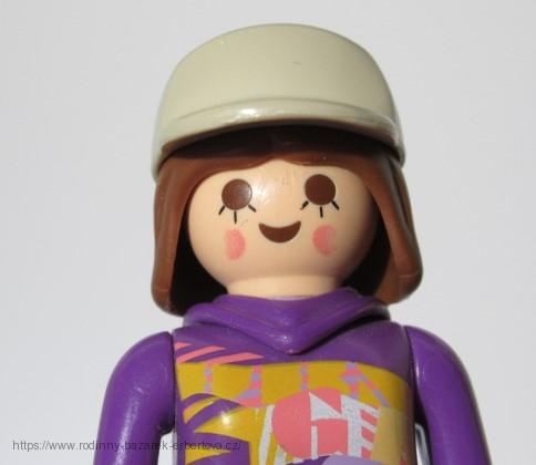PLAYMOBIL figurka Paní mikina s kapucí + Kšiltovka