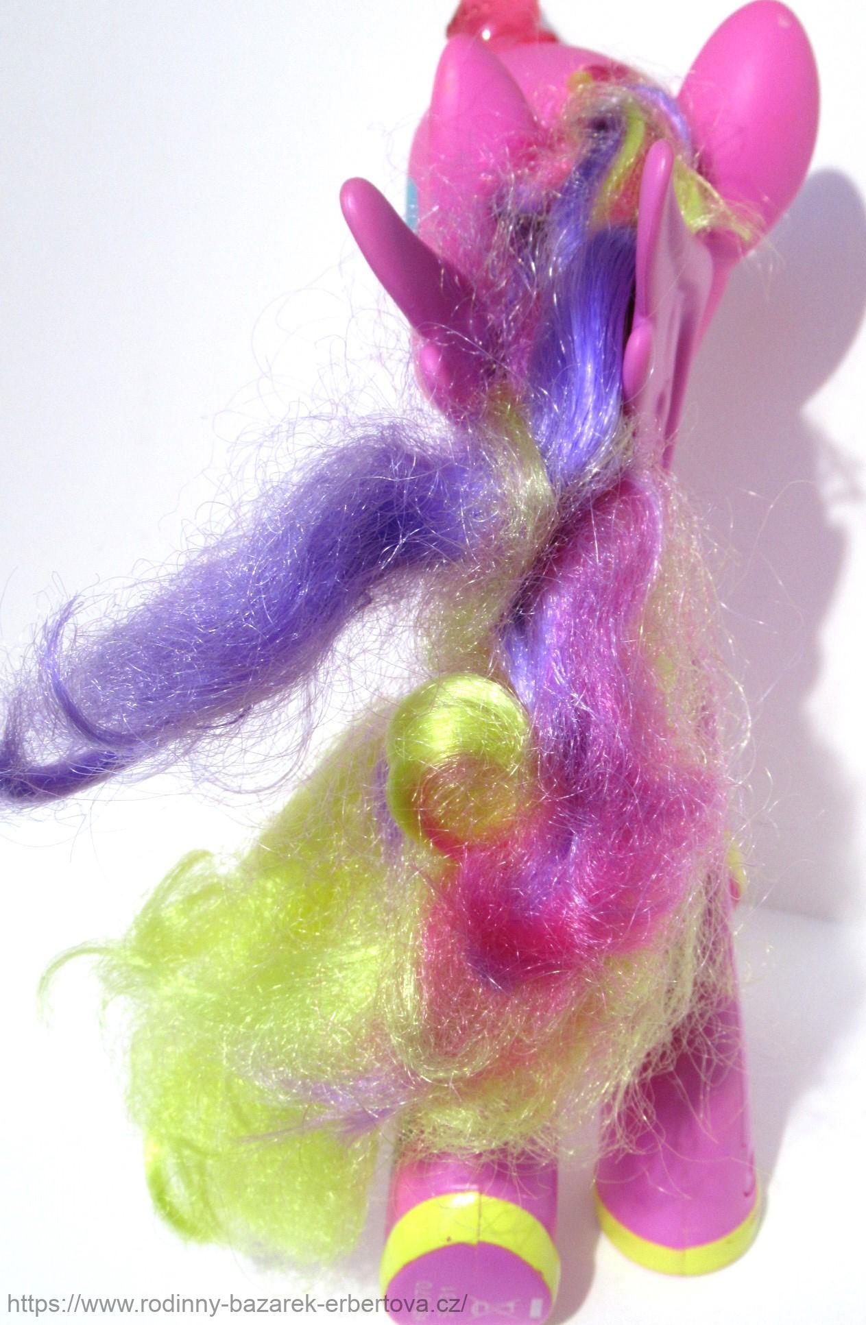 MY LITTLE PONY zvířátko XL MLP pony princezna Cadance - na baterie Zpívá Bliká 20cm
