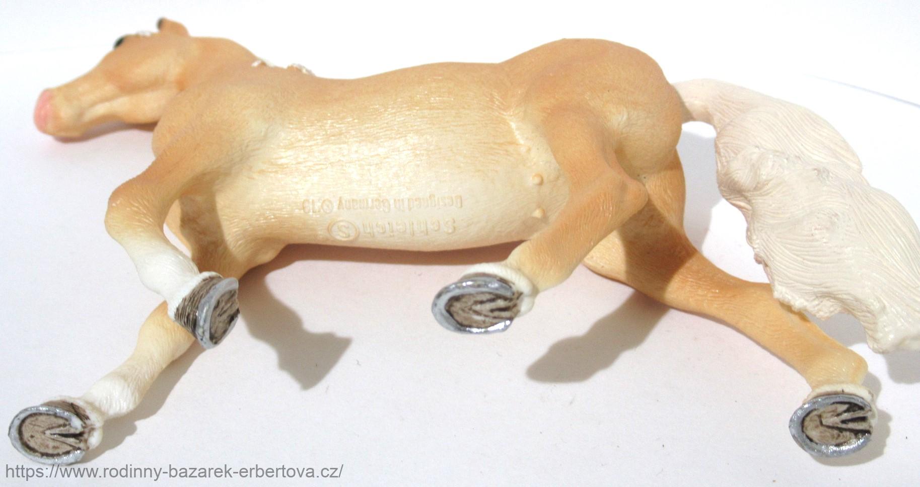 SCHLEICH figurka zvíře Kůň klisna 12/14 cm