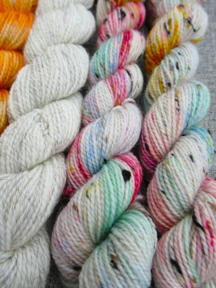 Set 120g / 6x mini přadénko Luxusní Anglická ponožková příze mix Merino Yak Donegal nopky Stelia č.1