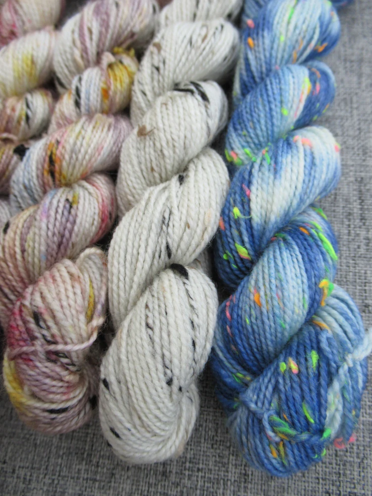 Set 120g / 6x mini přadénko Luxusní Anglická ponožková příze mix Merino Yak Donegal Neon nopky Stellia č.2a