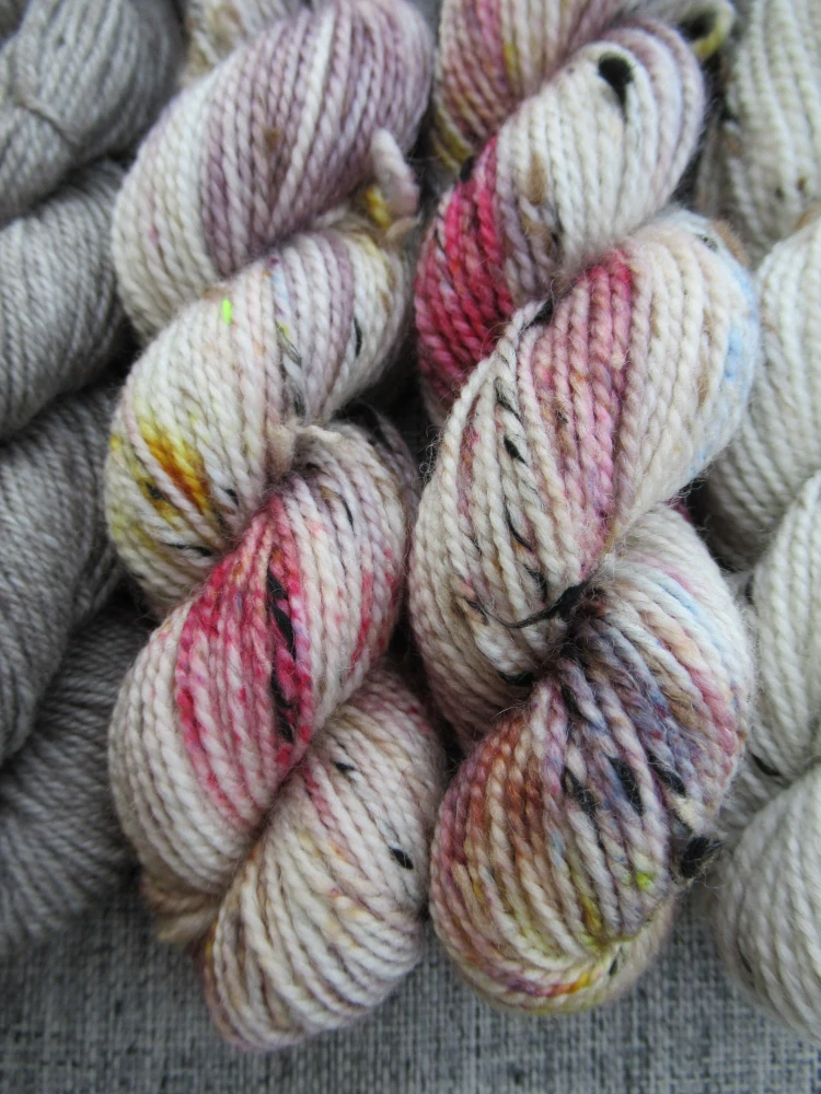 Set 120g / 6x mini přadénko Luxusní Anglická ponožková příze mix Merino Yak Donegal nopky č.11