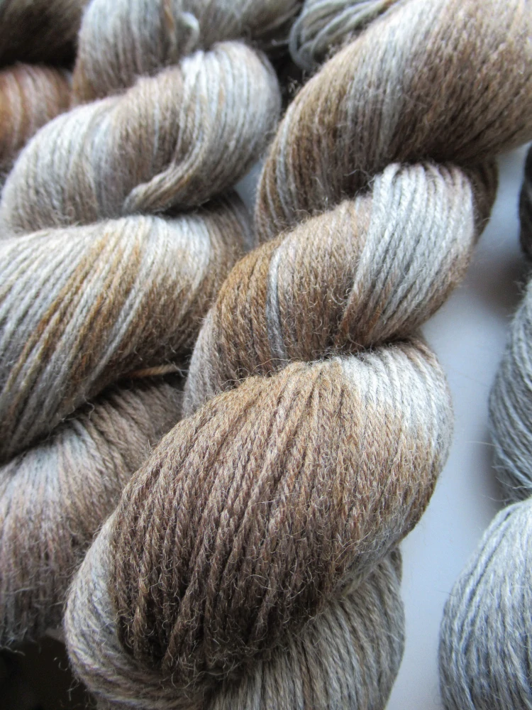 Set 5x 100g / 420m Ponožková příze Aktiv 4-fach ŠEDÁ melanž fingering 420m / 100g : 75% vlna / 25% polyamid