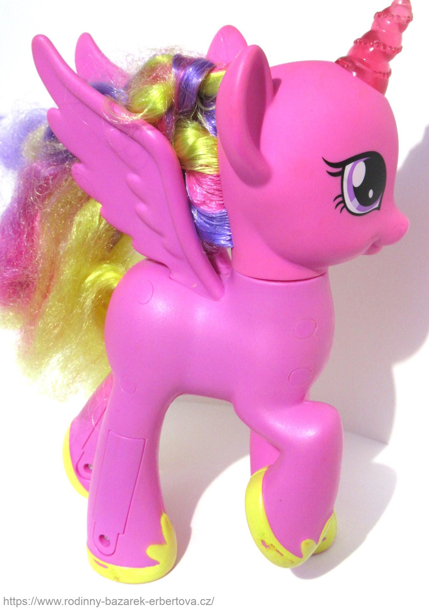 MY LITTLE PONY zvířátko XL MLP pony princezna Cadance - na baterie Zpívá Bliká 20cm