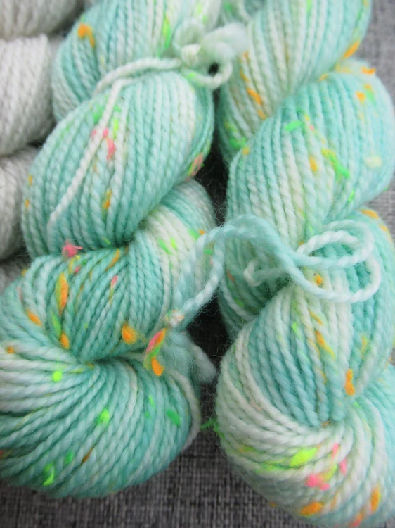 Set 120g / 6x mini přadénko Luxusní Anglická ponožková příze mix Merino Yak Neon nopky Stellia č.4