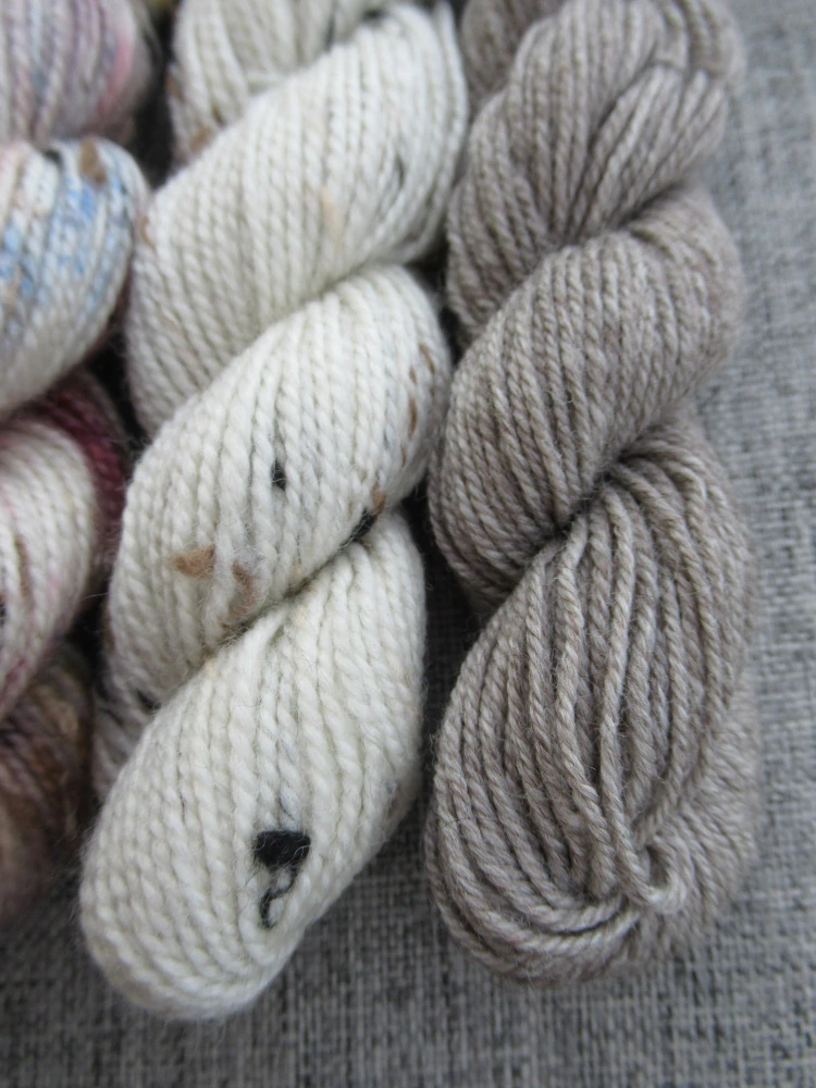 Set 120g / 6x mini přadénko Luxusní Anglická ponožková příze mix Merino Yak Donegal nopky č.11
