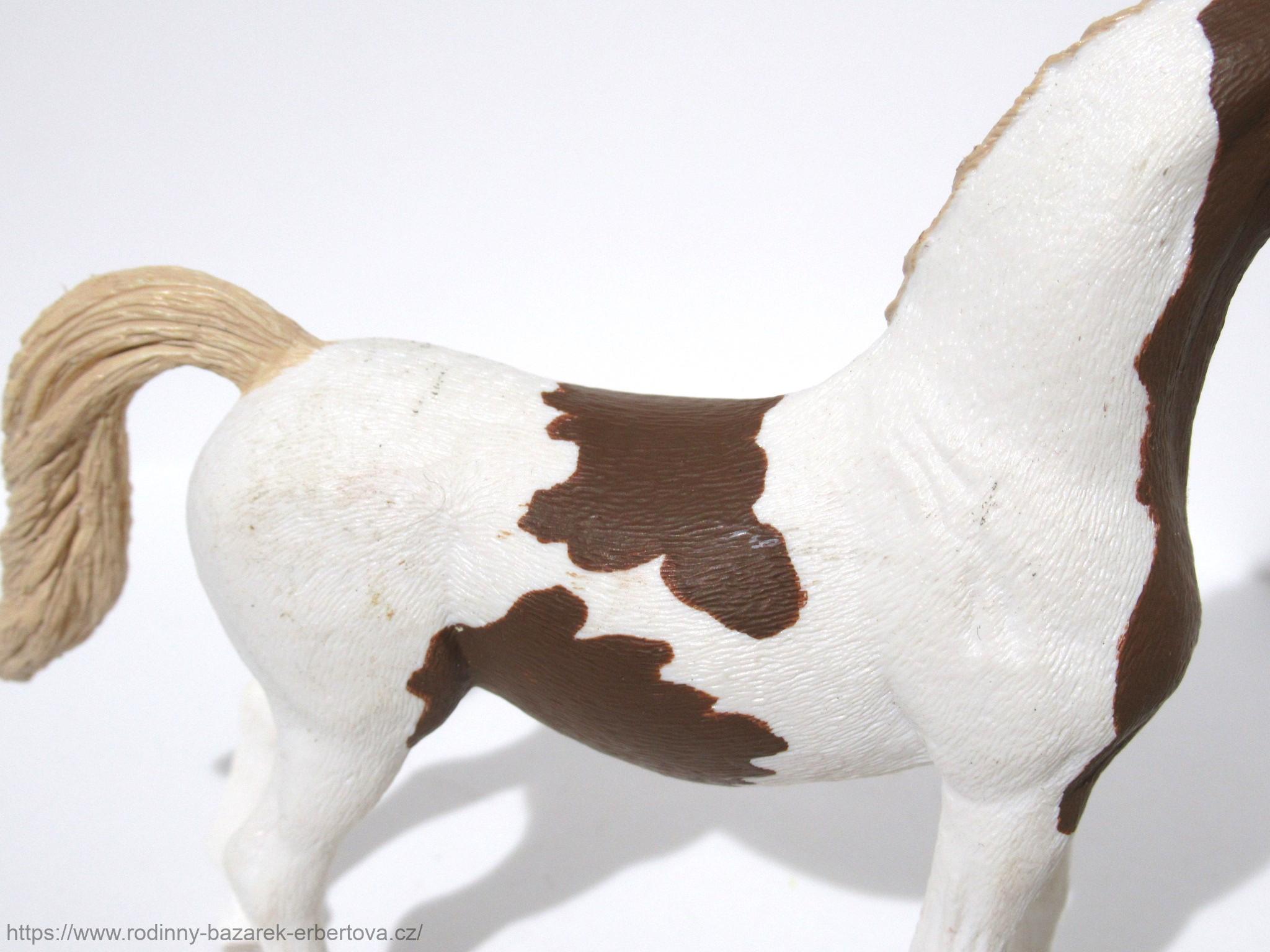 SCHLEICH figurka zvíře Kůň klisna 10/12 cm