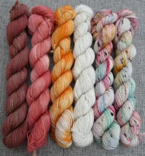 Set 120g / 6x mini přadénko Luxusní Anglická ponožková příze mix Merino Yak Donegal nopky Stelia č.1