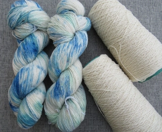 Set 400g / 2000m Italská příze 50% vlna 20% hedvábí 30% polyamid modrá mentolová mix.